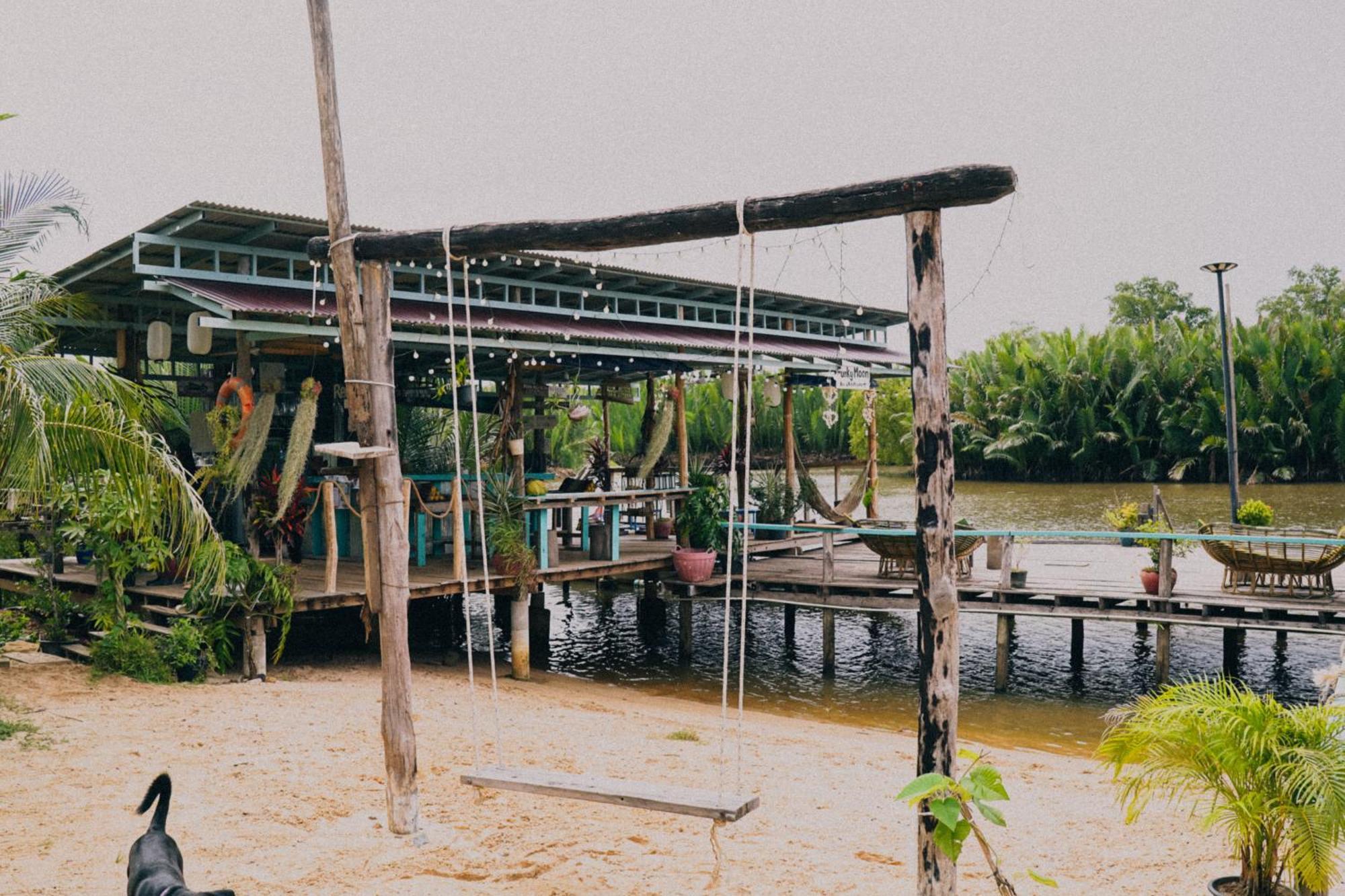 Auberge de jeunesse Funky Moon Kampot Extérieur photo