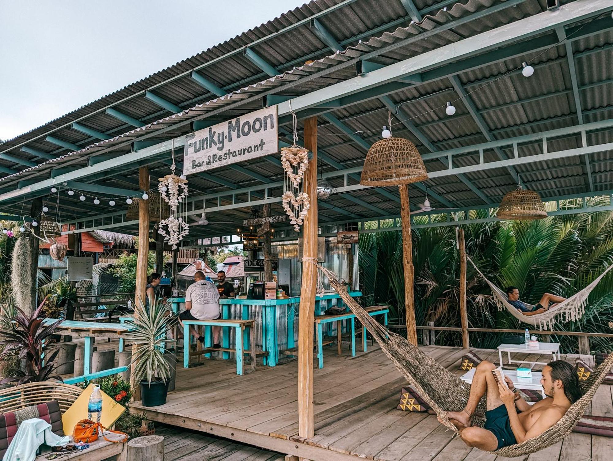 Auberge de jeunesse Funky Moon Kampot Extérieur photo